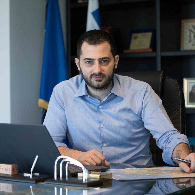 fanis_spanos_grafeio_pste